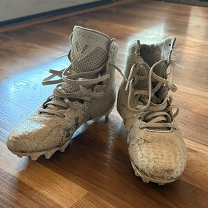 Under Armour White Lace-Up Cleats